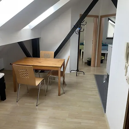 아파트 Bed4you Gaestehaus 1 Bergshausen