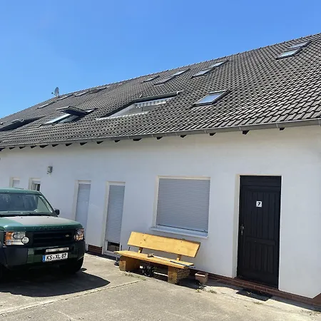 شقة Bed4you Gaestehaus 1 Bergshausen